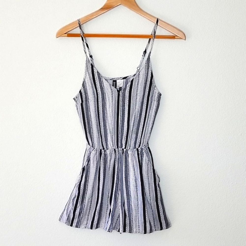 H&M DIVIDED Black White Vertical Striped Spaghetti Strap Romper size 2